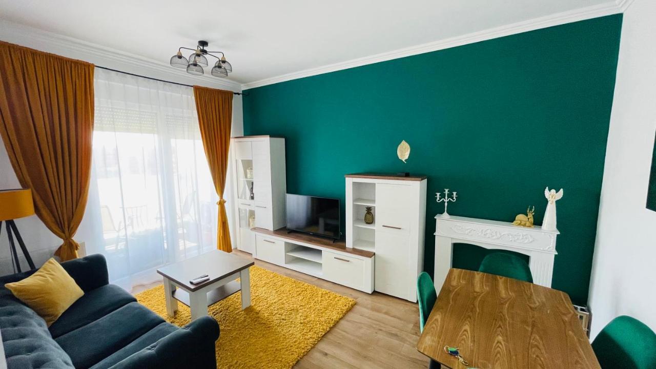 Si Apartments Орадя Экстерьер фото